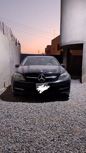 مرسيدس C300  2011