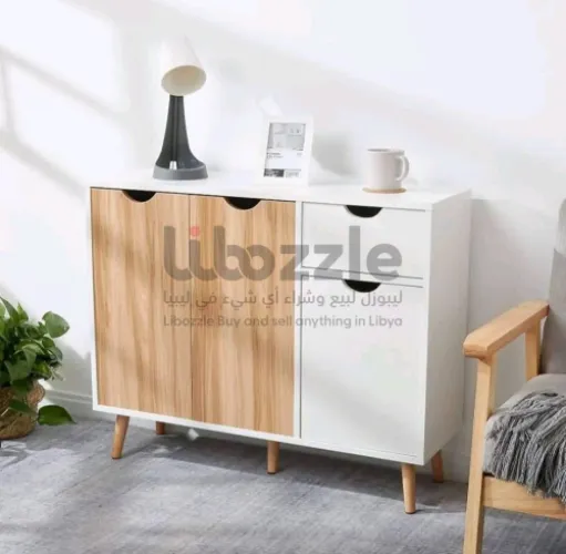 دولاب خشبي بتصميم كلاسيكي 🤍