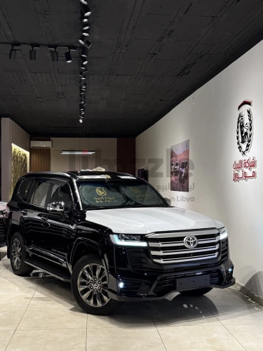 تويوتا لاندكروزر VXR