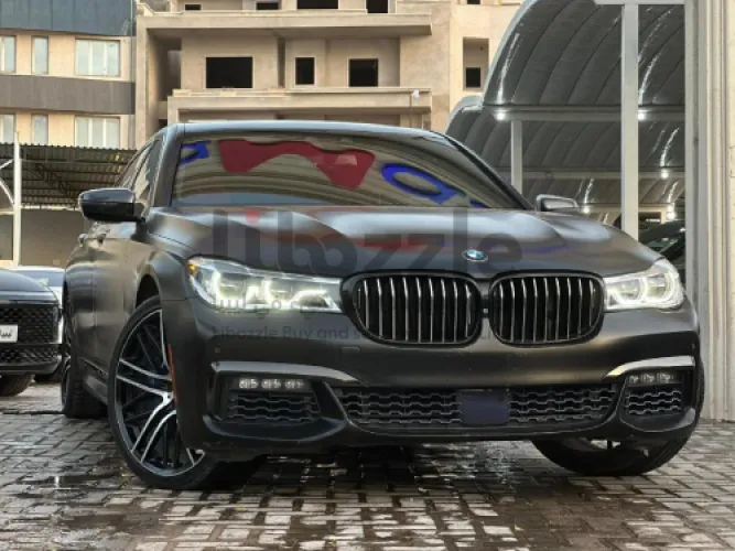 بي ام دبليو 750i