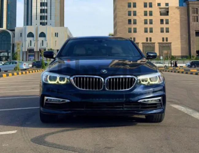 بي ام دبليو 530i 2017