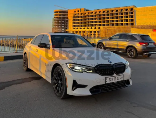 بي ام دبليو 330i 2020