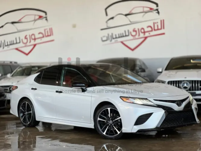 تويوتا كامري xse 2020 زواق الدار سليمه بحالة الدار
