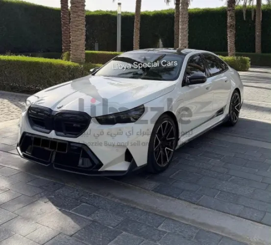 بي ام دبليو M 5 2025