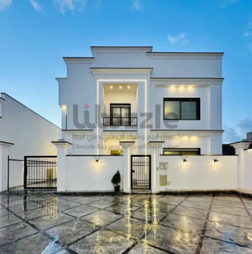 ڤيلا من طابقين بالتصميم الخليجي تشطيب