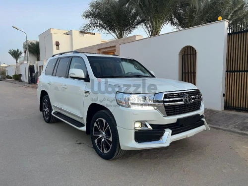 تويوتا لاندكروزر 2021