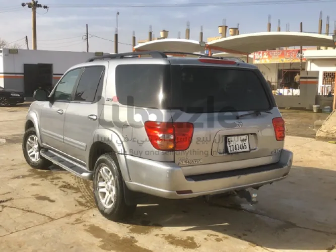 تويوتا سيكويا SR5 ساحلية محرك 47 الأبيض