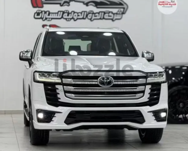 تويوتا لاندكروزر VXR 2025