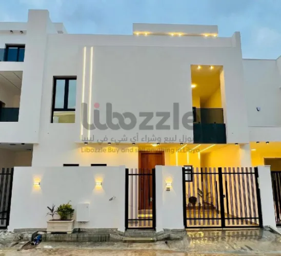 ✨ فيلا راقية دورين + ملحق للبيع بسعر مناسب