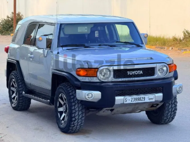 تايوتا FJ 2008