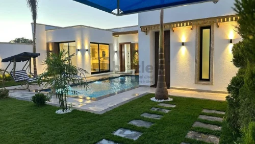 استراحة بتصميم كلاسيكي فاخر ومواصفات استثمارية 
مم