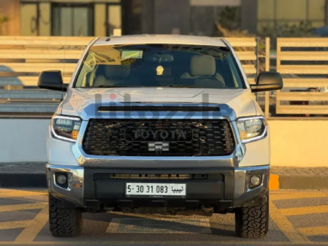 تويوتا تندرا SR5 2015