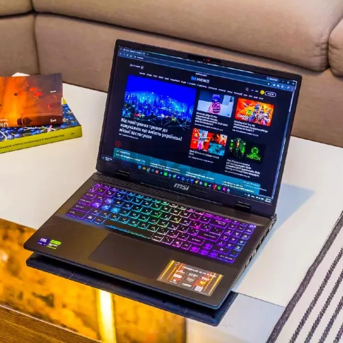 بـ240Hz نوع IPS ومعالج i9-14900HX