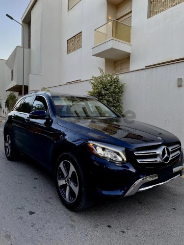MERCEDES GLC300 2018
 ماشية 27.000 الف Mil فل كامل