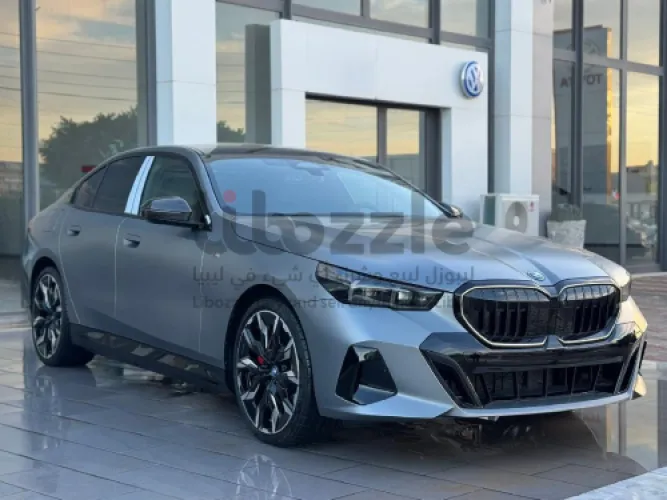 بي ام دبليو 550 2025