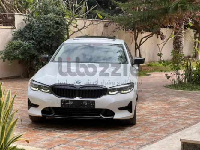 بي ام دبليو 330i 2020