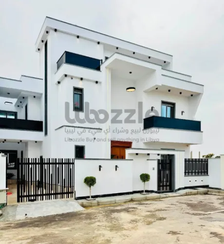 🏡 فيلا فاخرة بمعنى الكلمة... عنوان للرقي والفخامة