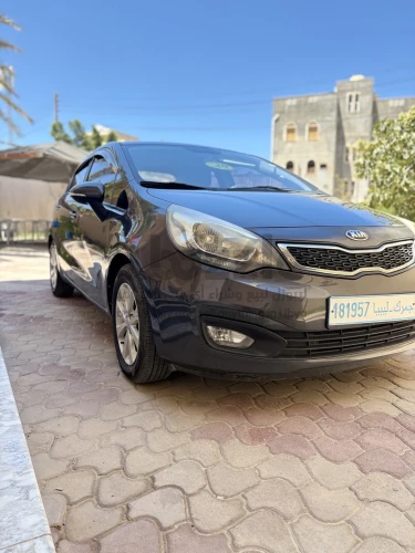 سيارات للبيع