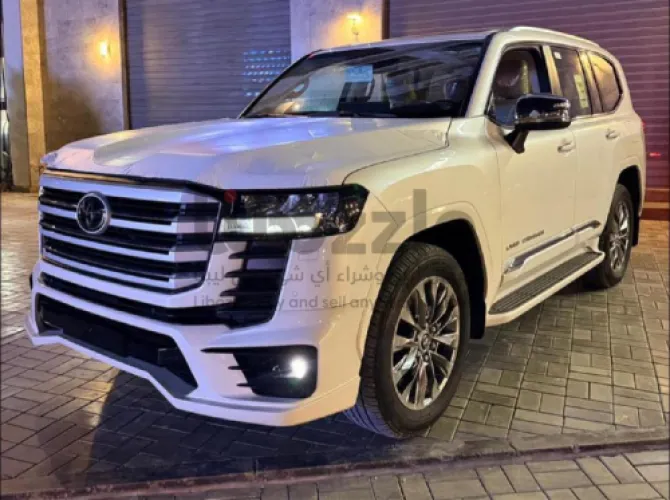 تويوتا لاندكروزر 2025