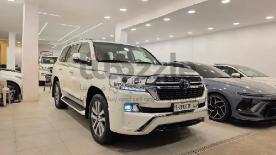 تايوتا لاندكروزر الوكيل 2018