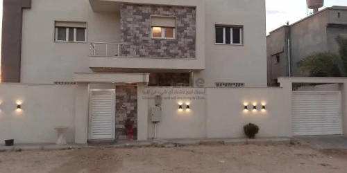 فيلا للبيع وزوز شقق سراج بقرب موتورسيتي