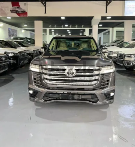 تويوتا لاندكروزر 2024