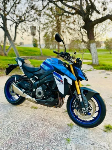 Suzuki gsxs1000 سوزوكي