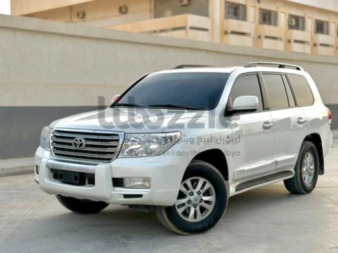 تويوتا لاندكروزر الوكيل
