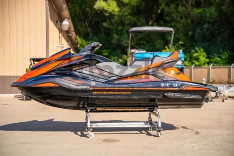 YAMAHA FX LIMITED SVHO2021