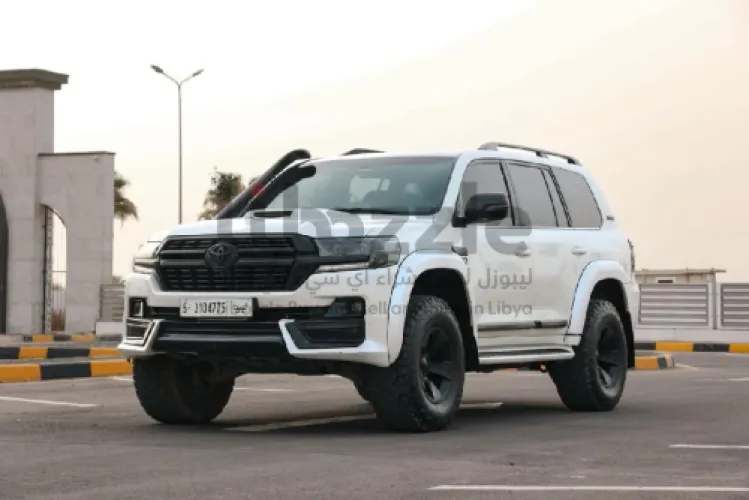 تويوتا لاندكروزر 2021