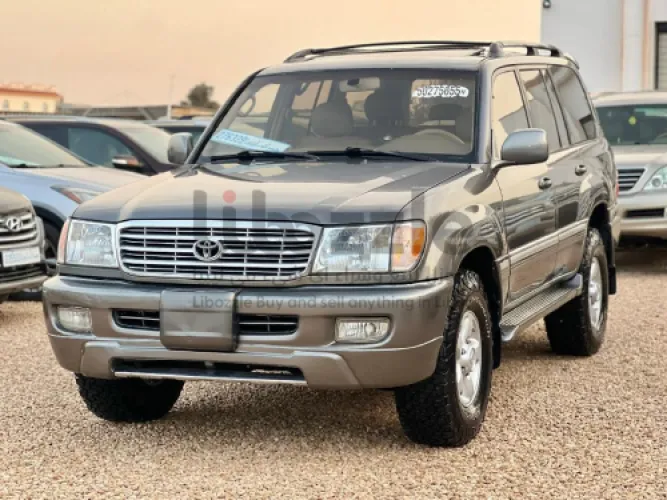 تايوتا لاندكروزر