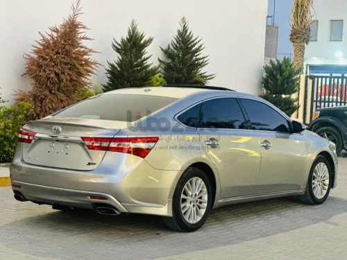 تويوتا افالون موديل 2015