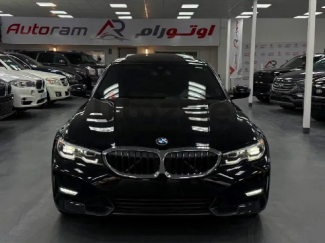 بي ام دبليو 330i 2023