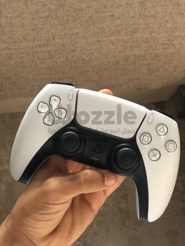يد ps5 اصلية متاع الجهاز نفسه مش مستعمله
