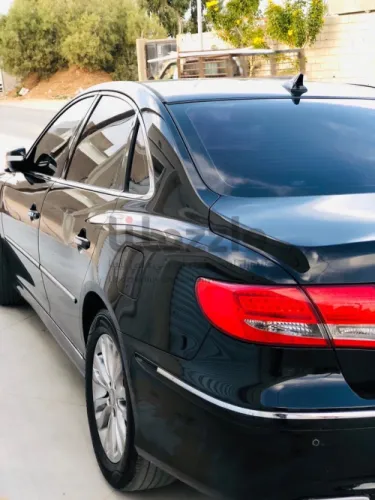 هيونداي آزيرا 2010 نظيفة جدا ماشية 92 ألف محرك V6