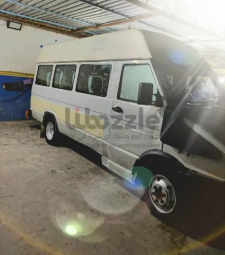 باص موديل 2000