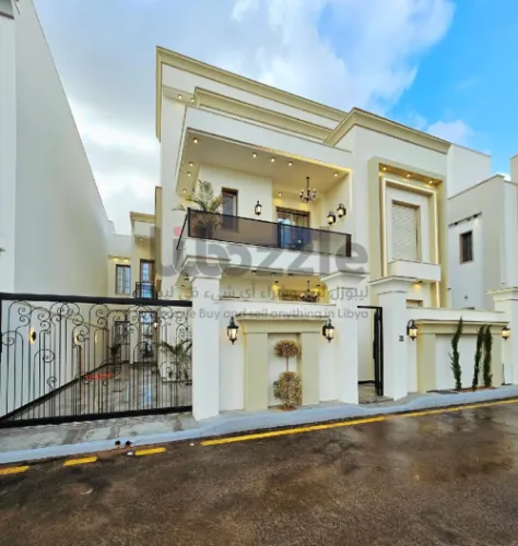 فيلا من طابقين وملحق مفصولات 2026 تكفي لسكن عائلتي