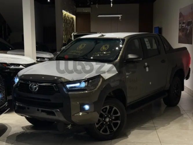 تويوتا هيلوكس ادفنشر