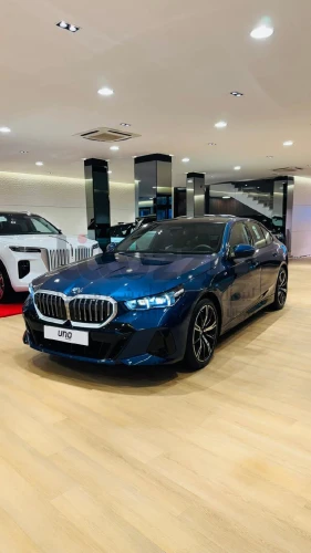 بي ام دبليو 530i 2025
