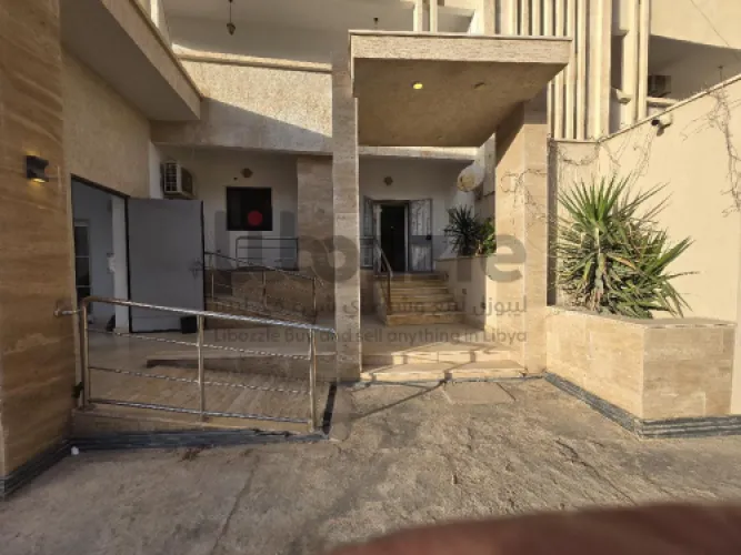 دور ارضي  مكاتب يصلح لنشاط تجاري او صحي