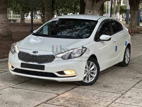 بسعر29900كيا k3 2013