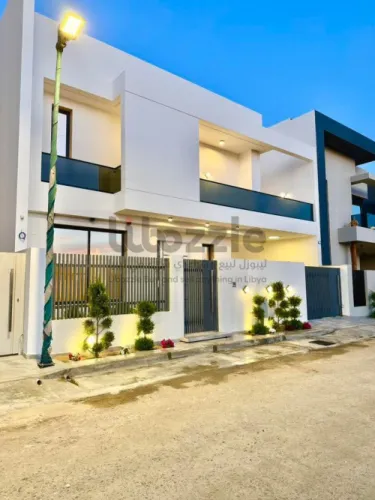 🏡 فيلا فاخرة للبيع في السراج داخل مخطط العام  موقع