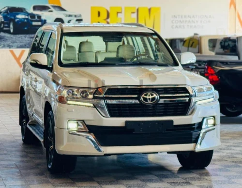 تويوتا لاندكروزر VXR 2017