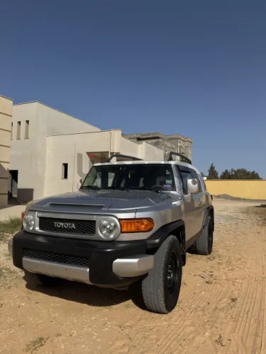 تويوتا FJ مستعملة