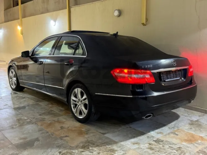 Mercedes Benz e300