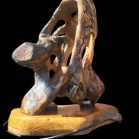 القيقب لأعمال النجارة و الديكور