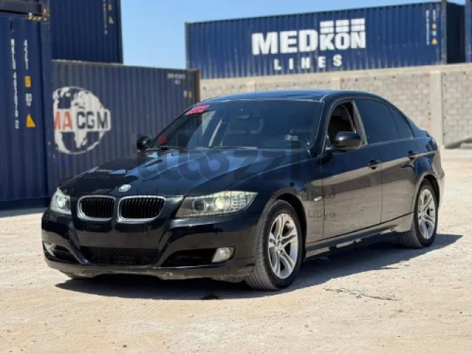 بي ام دبليو 320i