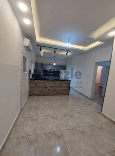 شقه للايجار قرب من صيدلية سيف