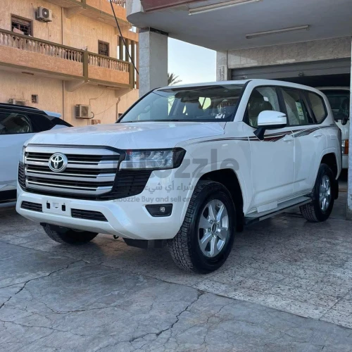 تويوتا لاندكروزر 2025