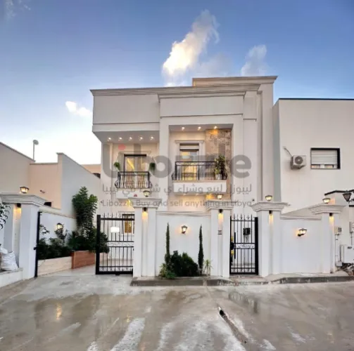 فِيـلاّ مِنْ طَابقينْ ومُلحقْ مَفصُولَاتْ 2025